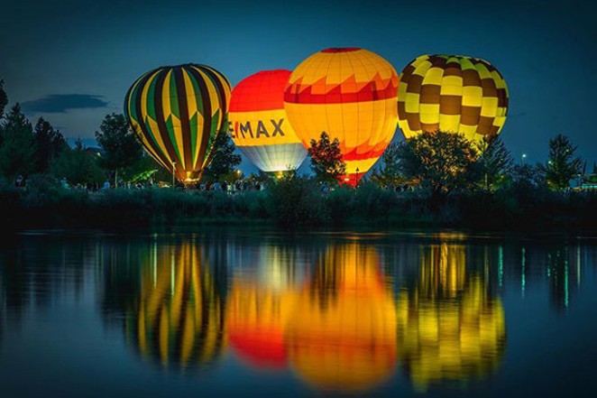 Great shot of the Night Glow at Balloons Over Bend from @ryanhansenphoto. Tag @sourceweekly on &#10;Instagram to get featured in Lightmeter. - @RYANHANSENPHOTO