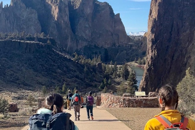 As this spring-like weather continues to hang around Central Oregon, this week would be perfect to schedule a hike! @recreationleader tagged us in this post of a few climbers that look ready to take on Smith Rock. - @RECREATIONLEADER