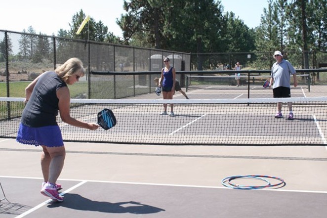 CHRISTIE GESTVANG SHOWS ANNE PICK AND RICHARD SITTS THE INS AND OUTS OF PICKLEBALL