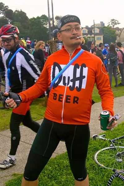 Drinking and sports: Still a question of how much and when. Smoking, however? That can't be good for the VO2 Max... - TIM MOREILLON /FLICKR