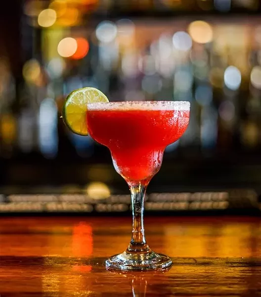 Enjoy your favorite local margarita from the comfort of your back lawn this Cinco de Mayo. - UNSPLASH