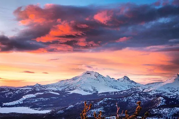 Is there anything better than a sunset in Central Oregon? Beautiful shot by @tonitstop.Tag @sourceweekly on Instagram to get featured in Lightmeter. - @TONITSTOP