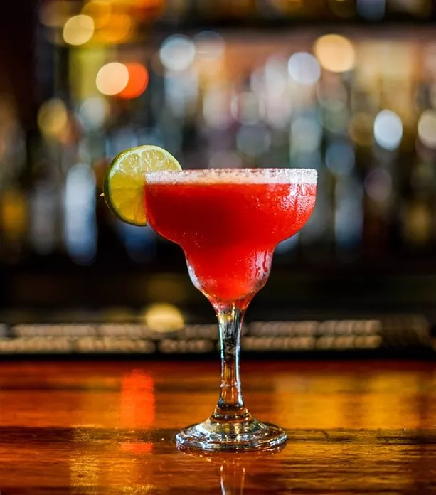 Enjoy your favorite local margarita from the comfort of your back lawn this Cinco de Mayo. - UNSPLASH