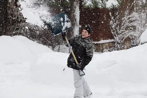 SEE? IT CAN BE FUN TO CLEAR THAT IMPENDING SNOW... RIGHT?