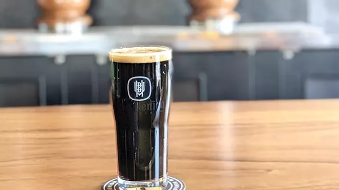 Review: Van Henion's Schmetterling German Winter Ale
