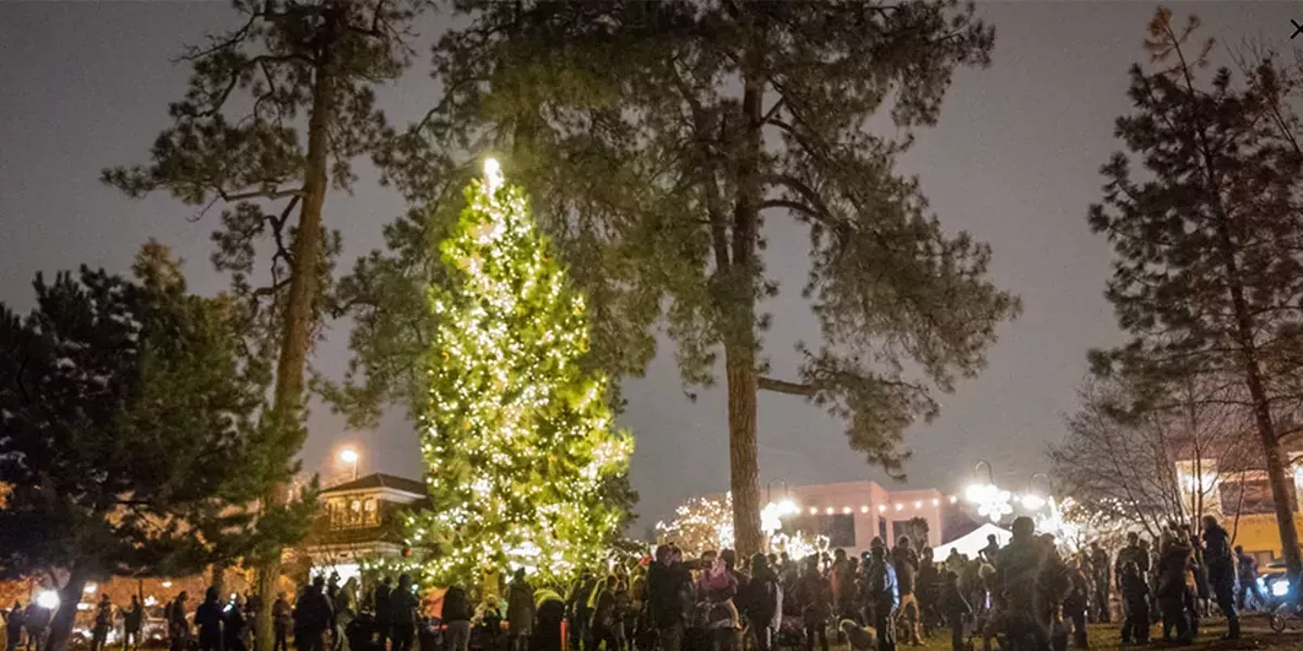 Bend Community Tree Lighting - Vimarsana News