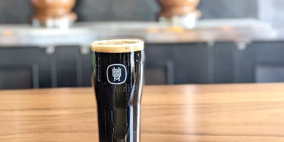 Review: Van Henion's Schmetterling German Winter Ale - Vimarsana News
