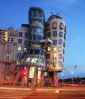 dancinghouse.jpg