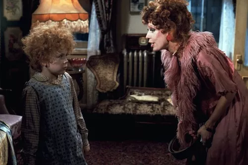 Aileen Quinn and Carol Burnett in Annie (Photo: Columbia)