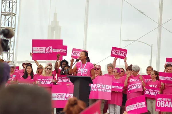 Aisha Tyler speaks to a pumped crowd