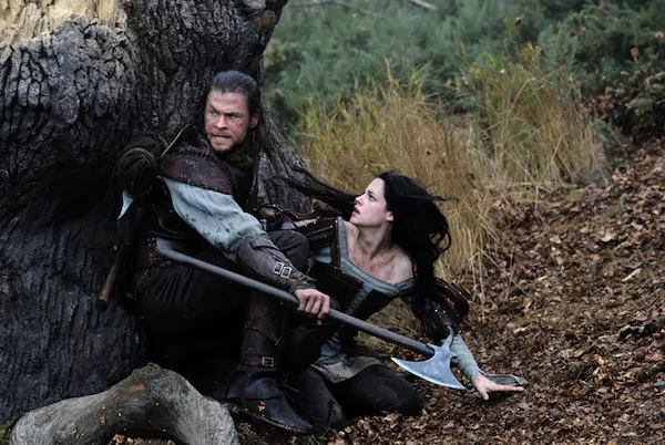 Chris Hemsworth and Kristen Stewart in Snow White and the Huntsman (Photo: Universal)