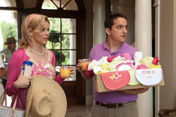 Elizabeth Banks and Ben Falcone in What to Expect When You're Expecting (Photo: Lionsgate)