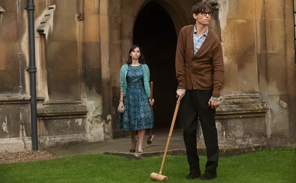 Felicity Jones and Eddie Redmayne in The Theory of Everything (Photo: Universal)
