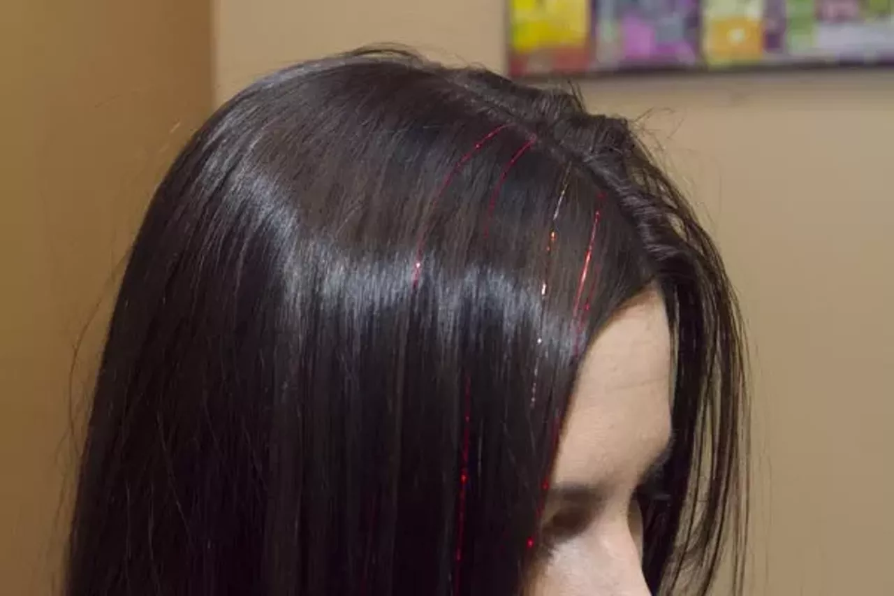 Glitter For Your Hair Tinsel Extensions Features Creative Loafing Charlotte Glitter For Your Hair Tinsel Extensions Features Creative Loafing Charlotte