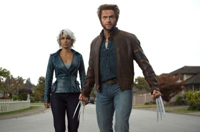 Halle Berry and Hugh Jackman in X-Men: The Last Stand - KERRY HAYES / FOX AND MARVEL