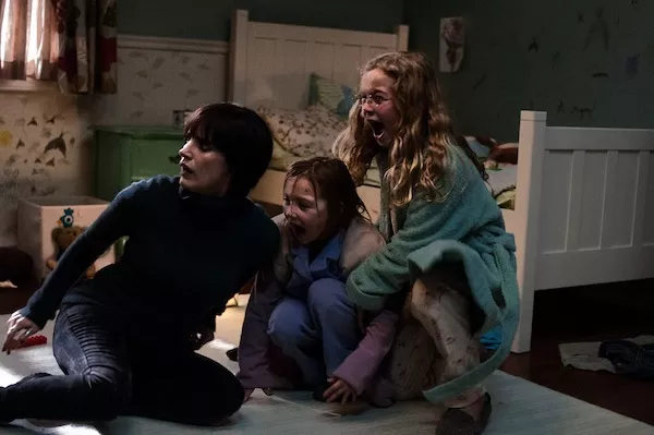 Jessica Chastain, Isabelle Nelisse and Megan Charpentier in Mama (Photo: Universal Pictures)