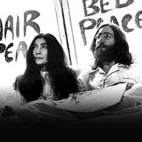 John Lennon and Yoko Ono in bed for peace