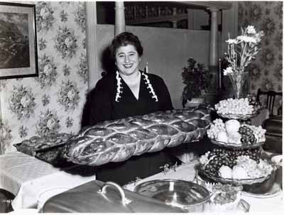 MAKING LOTS OF DOUGH: Gertrude Berg, as seen in Yoo-hoo, Mrs. Goldberg. (Photo: Courtesy Goldberg Family Estate)