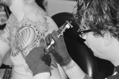 Tattoo artist Hans Drost.
