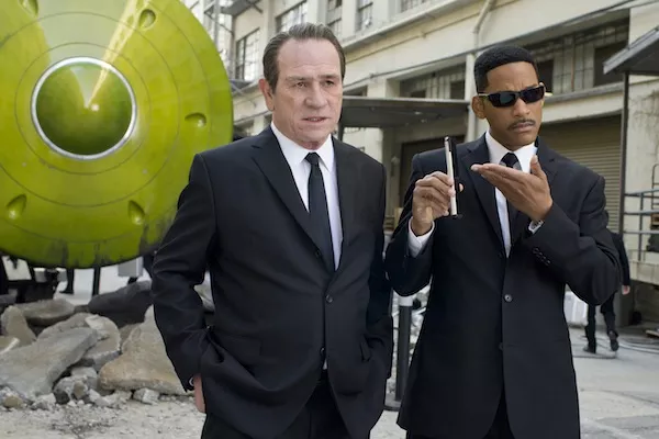 Tommy Lee Jones and Will Smith in Men in Black III (Columbia)