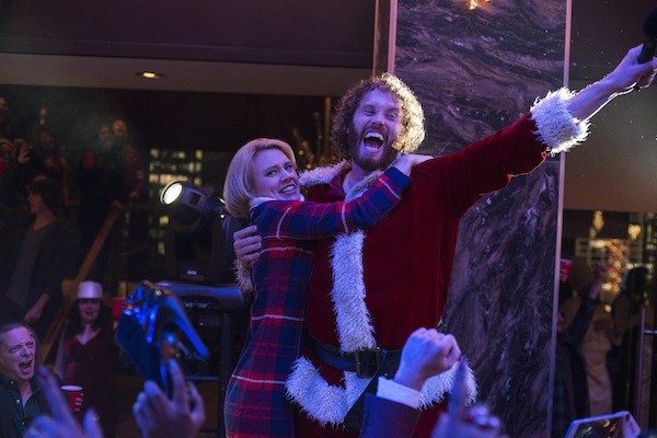 Kate McKinnon and T.J. Miller in Office Christmas Party (Photo: Paramount)