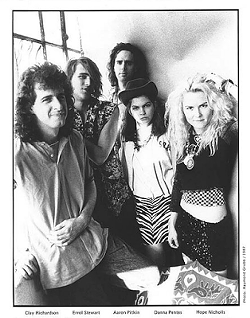 Late-'80s Capitol Records promo shot of Fetchin Bones