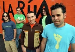 La Rua in 2005: Arreaza is at far right.