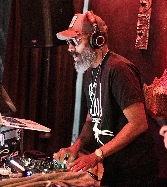 Smitty is in control at Petra's earlier this year. (Photo by Nonie Antone)