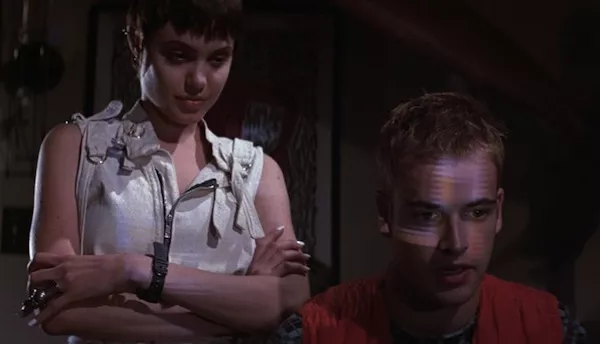 Angelina Jolie and Jonny Lee Miller in Hackers (Photo: Shout! Factory)