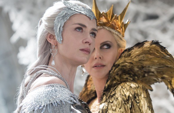 Emily Blunt and Charlize Theron in The Huntsman: Winter’s War (Photo: Universal)