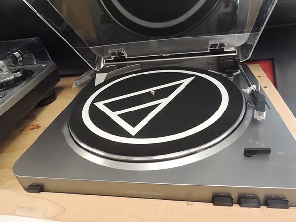 Audio-Technica LP60 at Lunchbox Records