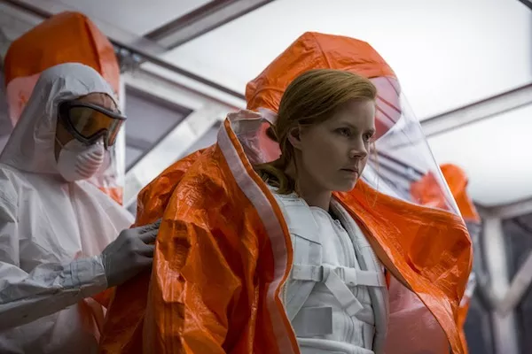 Amy Adams in Arrival (Photo: Paramount)