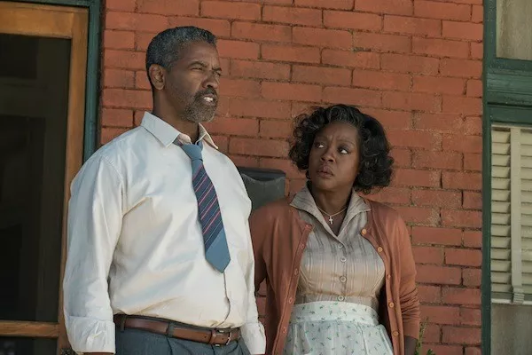 Denzel Washington and Viola Davis in Fences (Photo: Paramount)