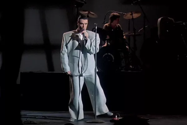 David Byrne in Stop Making Sense (Photo: Cinecom)