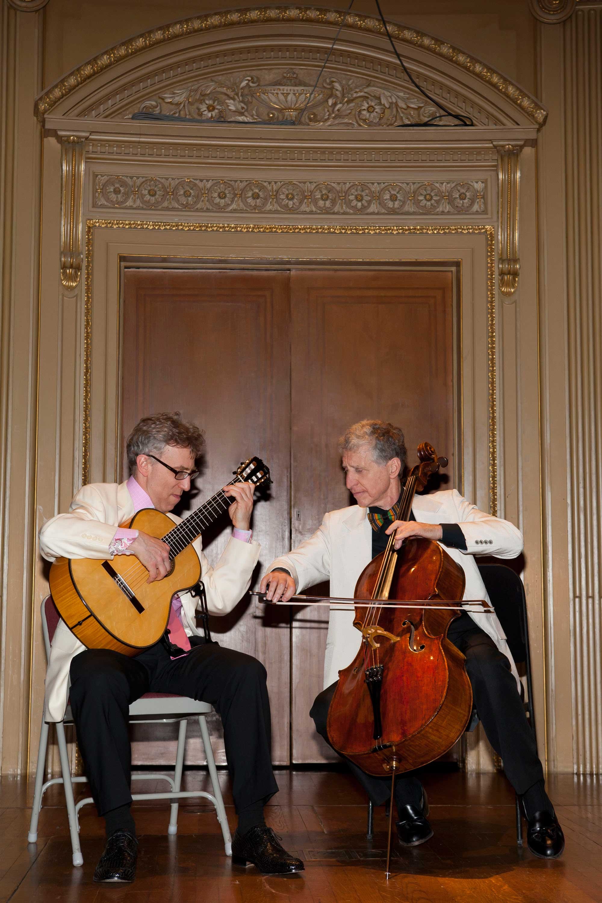 Eliot Fisk and Yehuda Hanani played the Mahaiwe Performing Arts Center on March 23.