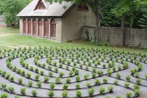 labyrinth_4513-300.jpg