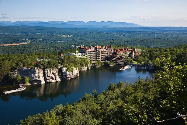 PHOTO COURTESY OF MOHONK MOUNTAIN HOUSE