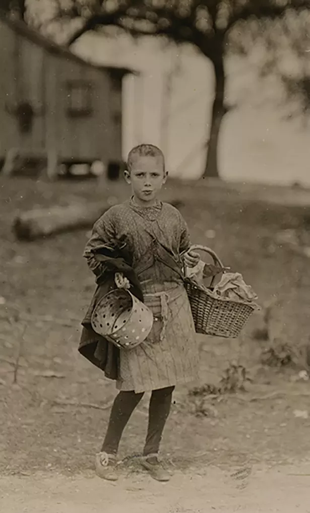 Sadie Kelly, 11 years old, Peerless Oyster Co., Lewis Hine, 1911