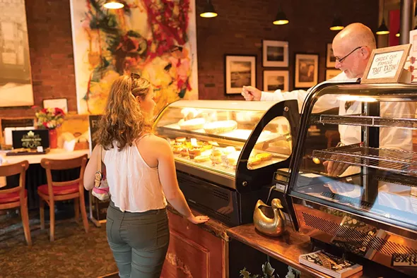 French Kiss Patisserie at Le Canard Enchaine - FRANCO VOGT