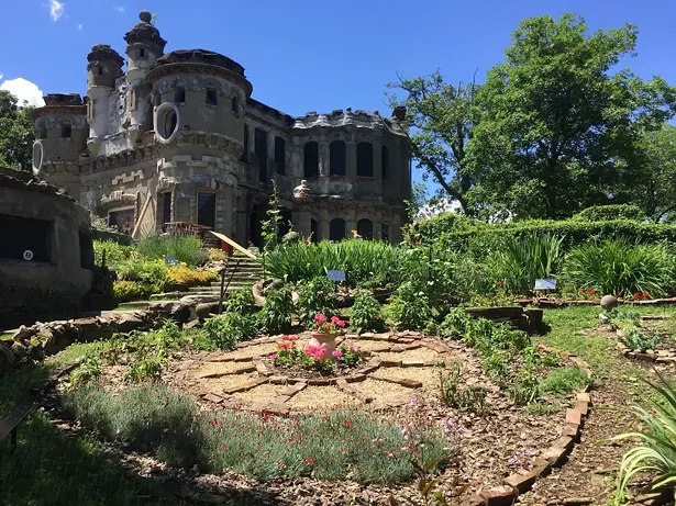 residence_wheel_garden_view.jpg