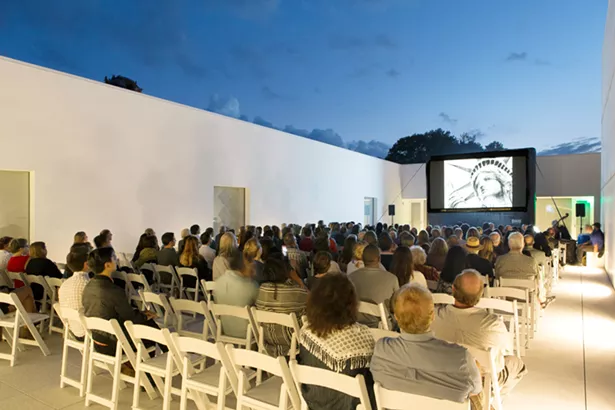 20170915_magazzino_outdoor_movies_cinema_in_piazza.jpg