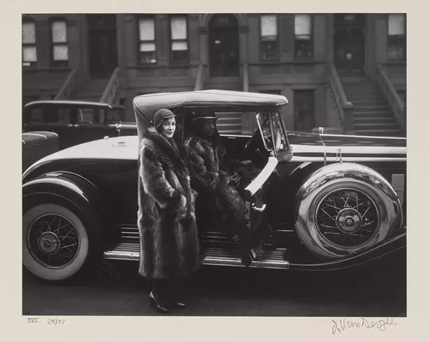 Couple Harlem, James Van Der Zee, - gelatin silver-toned print, 1932.