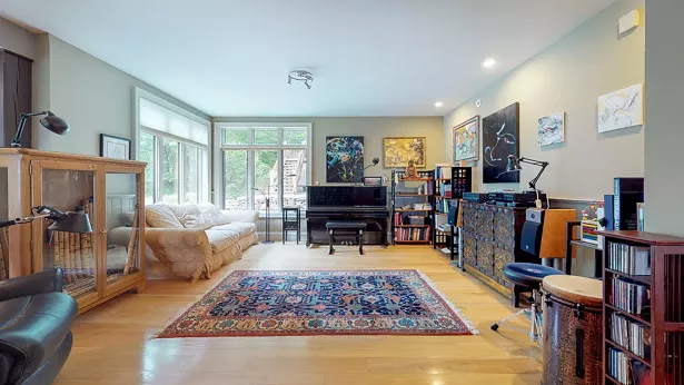 PHOTOS COURTESY OF HUDSON VIRTUAL TOURS LLC.