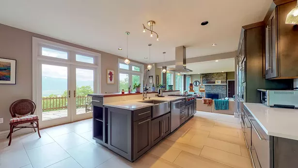 PHOTOS COURTESY OF HUDSON VIRTUAL TOURS LLC.