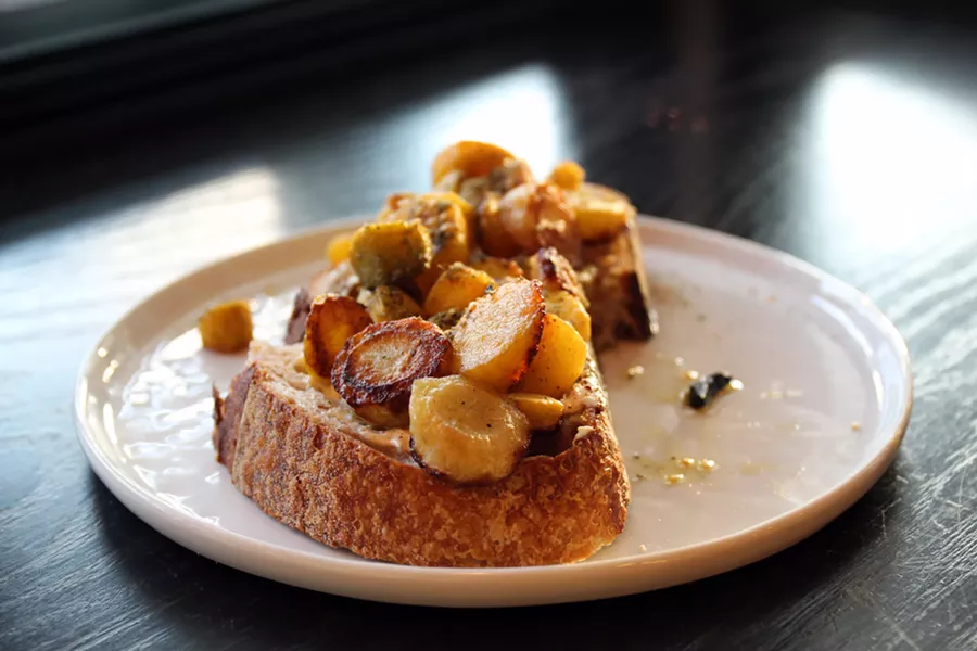 Toast with roasted carrots - ABBY FOSTER