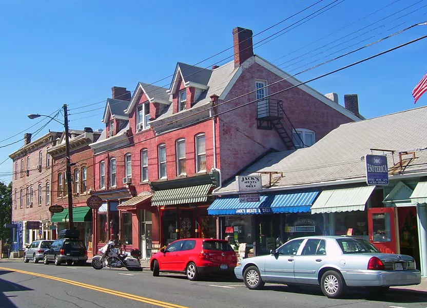 THE VILLAGE OF NEW PALTZ HOSTS SUNY NEW PALTZ