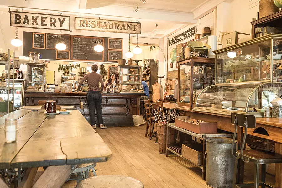 Outdated Cafe - FRANCO VOGT