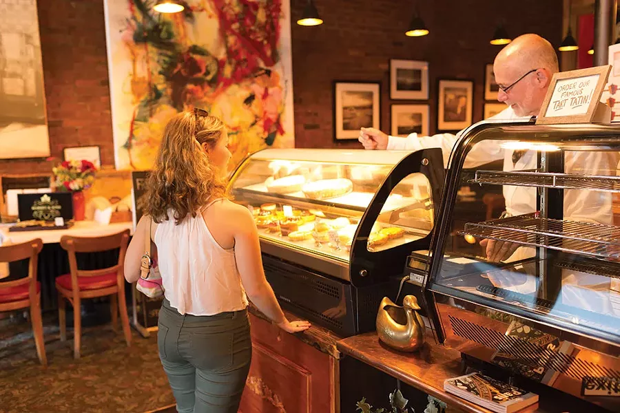 French Kiss Patisserie at Le Canard Enchaine - FRANCO VOGT