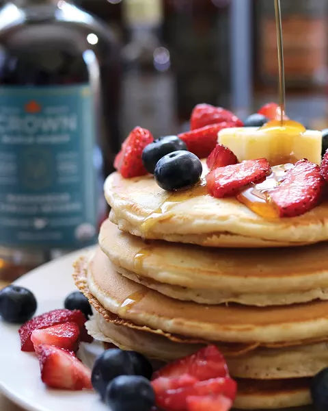 pancake-stack-fruit-pour-shot-with-crown-maple-madagascar-vanilla-2017.jpg