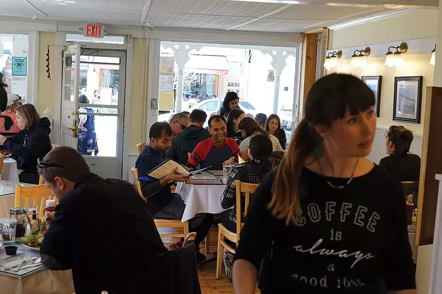 hudson-hil_s-cafe---nicole-jones-_waitress_.jpg